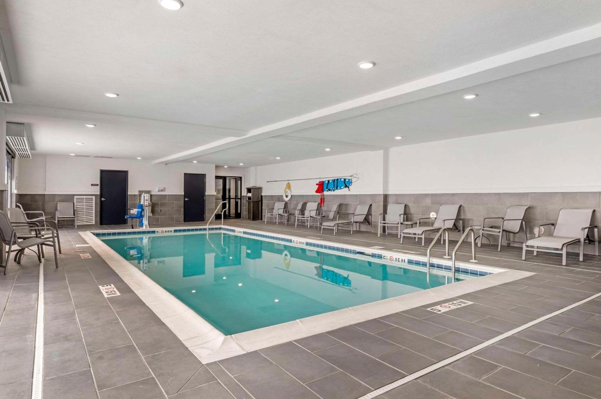 Comfort Inn & Suites Clarksville - Louisville North Dış mekan fotoğraf